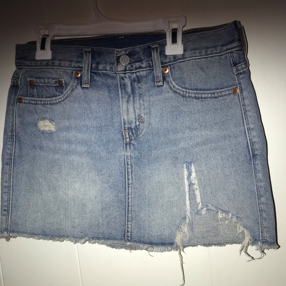 Levi’s distressed denim skirt